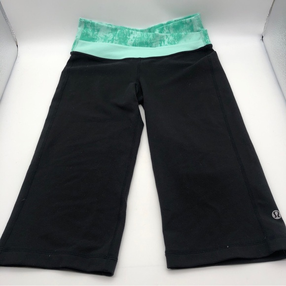 Lululemon Cropped/Capri Leggings  Black w/Layered Green Belt Sz 4 - Picture 4 of 6